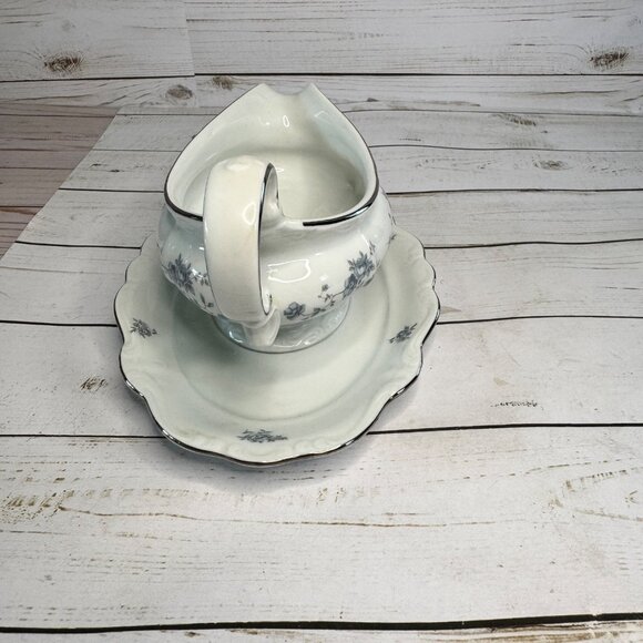 Vintage Johann Haviland Blue Garland Gravy Boat Attached Underplate Germany - Picture 3 of 7